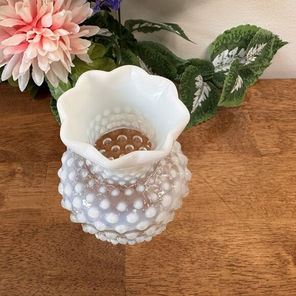 Vintage White Opalescent Hobnail Glass Vase MCM Decorative Vase Fenton Style - Picture 4 of 6